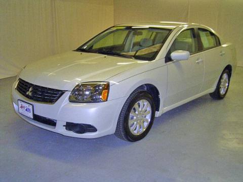 Dover White Pearl Mitsubishi Galant ES.  Click to enlarge.