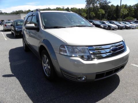 Light Sage Metallic Ford Taurus X SEL.  Click to enlarge.