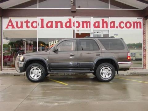 Anthracite Metallic Toyota 4Runner SR5 4x4.  Click to enlarge.