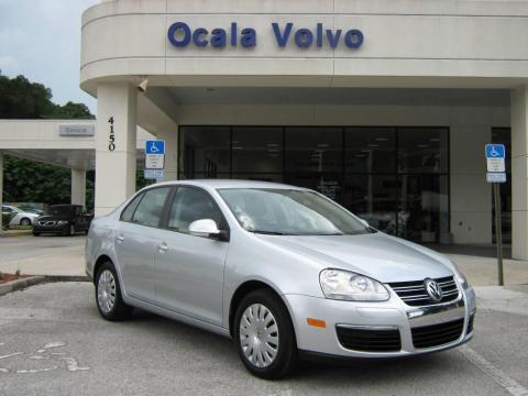 Reflex Silver Metallic Volkswagen Jetta S Sedan.  Click to enlarge.