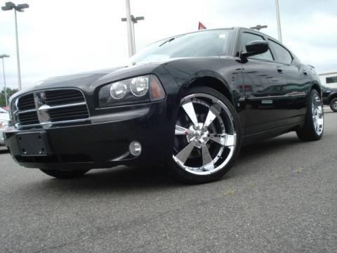 Brilliant Black Crystal Pearl Dodge Charger R/T.  Click to enlarge.