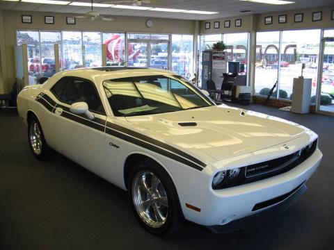 Stone White Dodge Challenger R/T Classic.  Click to enlarge.