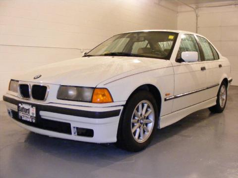 Alpine White III BMW 3 Series 328i Sedan.  Click to enlarge.