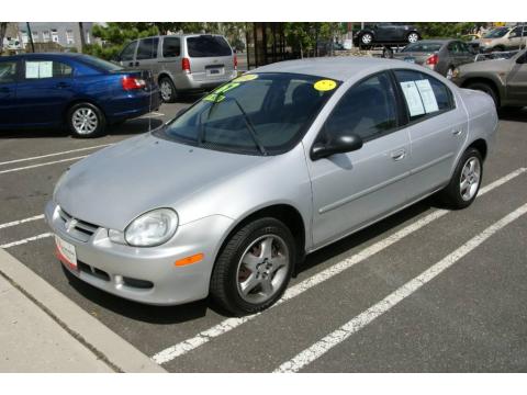 Bright Silver Metallic Dodge Neon SE.  Click to enlarge.