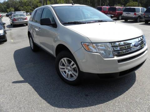 Light Sage Metallic Ford Edge SE.  Click to enlarge.