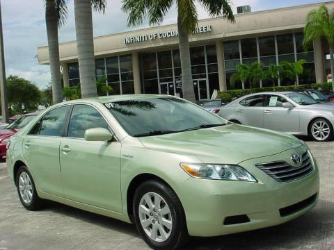 Jasper Green Pearl Toyota Camry Hybrid.  Click to enlarge.