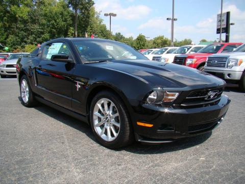 Black Ford Mustang V6 Premium Coupe.  Click to enlarge.