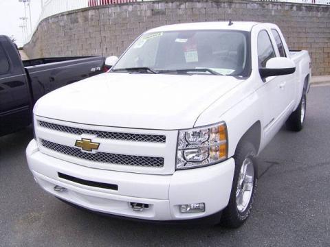 Summit White Chevrolet Silverado 1500 LT Extended Cab.  Click to enlarge.