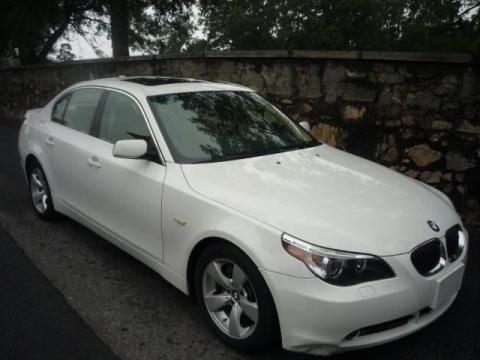 Alpine White BMW 5 Series 525i Sedan.  Click to enlarge.