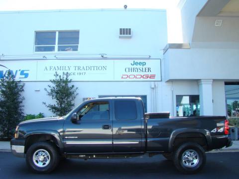 Dark Gray Metallic Chevrolet Silverado 2500HD LS Extended Cab 4x4.  Click to enlarge.