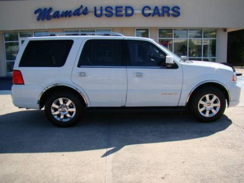 Oxford White Lincoln Navigator Luxury 4x4.  Click to enlarge.