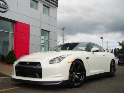 Pearl White Nissan GT-R Premium.  Click to enlarge.
