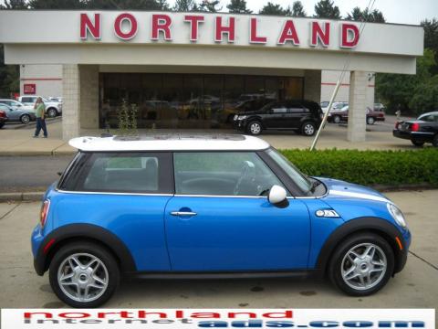 Laser Blue Metallic Mini Cooper S Hardtop.  Click to enlarge.