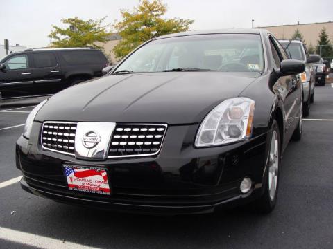 Onyx Black Nissan Maxima 3.5 SE.  Click to enlarge.