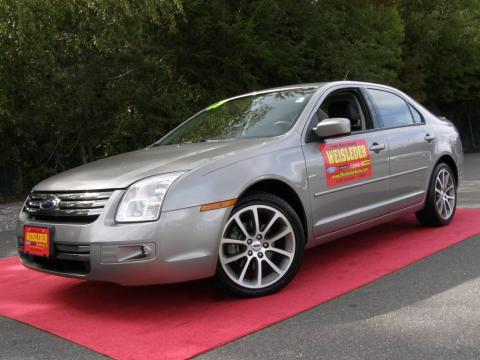 Vapor Silver Metallic Ford Fusion SE.  Click to enlarge.
