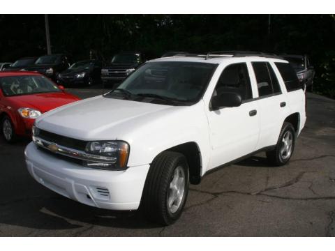 Summit White Chevrolet TrailBlazer LS 4x4.  Click to enlarge.