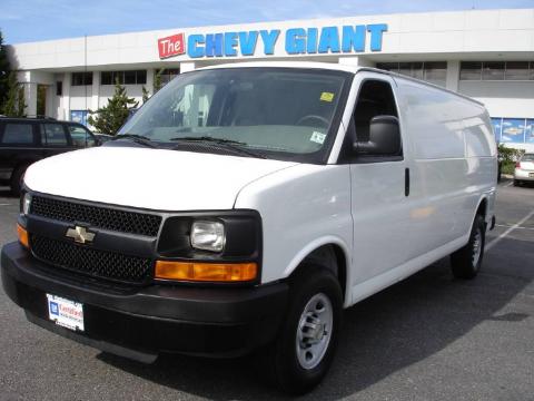 Summit White Chevrolet Express 2500 Extended Cargo Van.  Click to enlarge.