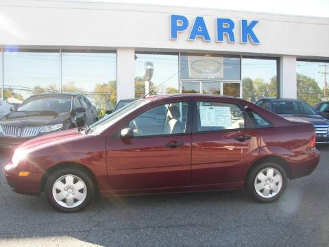 Dark Toreador Red Metallic Ford Focus ZX4 SE Sedan.  Click to enlarge.