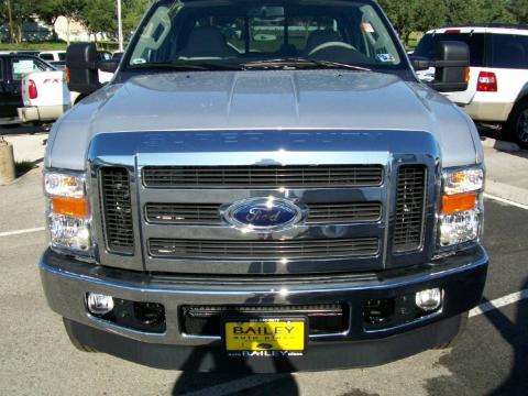 Ingot Silver Metallic Ford F250 Super Duty Lariat Crew Cab 4x4.  Click to enlarge.