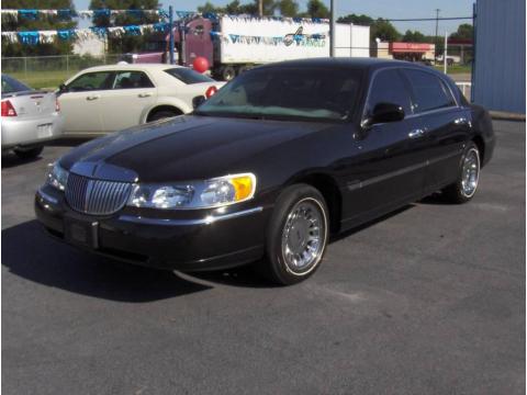 Ebony Black Lincoln Town Car Cartier.  Click to enlarge.