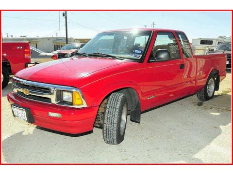 Standard Red Chevrolet S10 LS Extended Cab.  Click to enlarge.