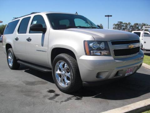 Silver Birch Metallic Chevrolet Suburban 1500 LS.  Click to enlarge.