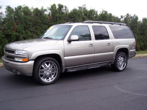 Light Pewter Metallic Chevrolet Suburban 1500 Z71 4x4.  Click to enlarge.