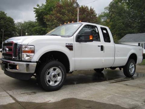 Oxford White Ford F250 Super Duty XLT SuperCab 4x4.  Click to enlarge.