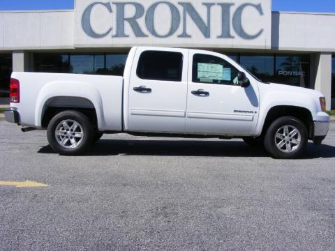 Summit White GMC Sierra 1500 SLE Crew Cab.  Click to enlarge.