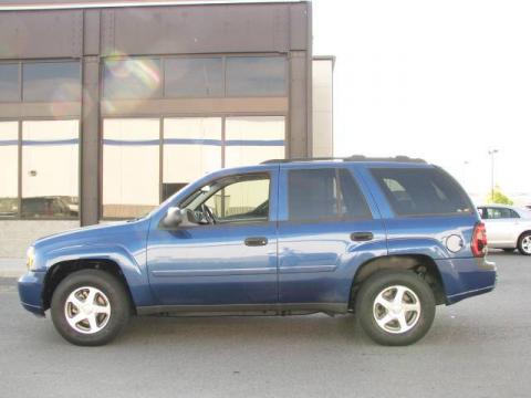 Superior Blue Metallic Chevrolet TrailBlazer LS 4x4.  Click to enlarge.