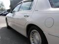 2000 Town Car Executive #9