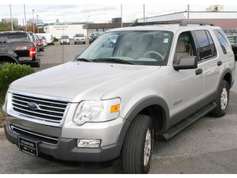 Silver Birch Metallic Ford Explorer XLT 4x4.  Click to enlarge.