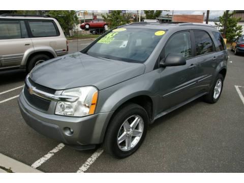 Dark Silver Metallic Chevrolet Equinox LT AWD.  Click to enlarge.