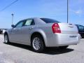 2009 300 LX #6