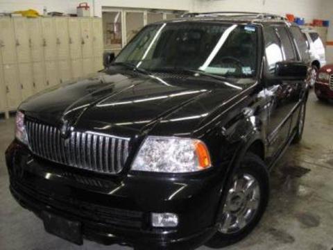 Black Lincoln Navigator Luxury 4x4.  Click to enlarge.