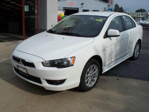 Wicked White Metallic Mitsubishi Lancer ES.  Click to enlarge.
