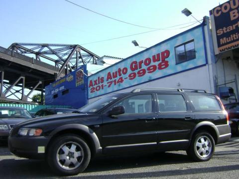 Black Volvo V70 2.4T XC AWD Wagon.  Click to enlarge.