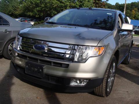 Vapor Silver Metallic Ford Edge Limited AWD.  Click to enlarge.