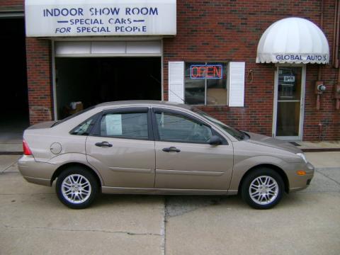 Arizona Beige Metallic Ford Focus ZX4 SE Sedan.  Click to enlarge.