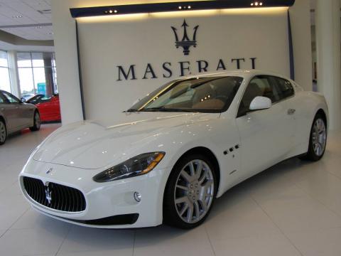 Bianco Eldorado (White) Maserati GranTurismo .  Click to enlarge.