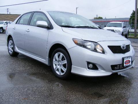 Classic Silver Metallic Toyota Corolla S.  Click to enlarge.