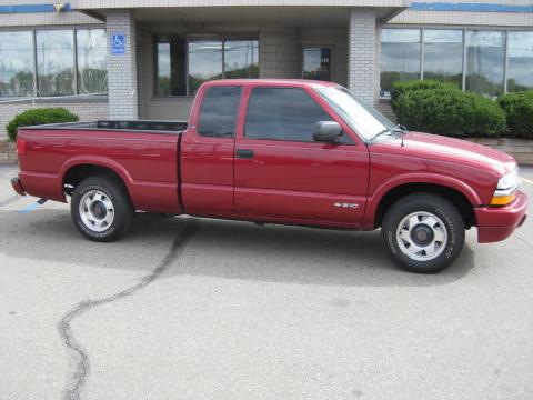 Dark Cherry Red Metallic Chevrolet S10 LS Extended Cab.  Click to enlarge.