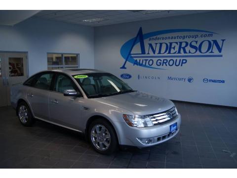 Brilliant Silver Metallic Ford Taurus Limited.  Click to enlarge.