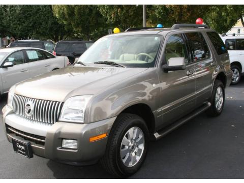 Mineral Grey Metallic Mercury Mountaineer Luxury AWD.  Click to enlarge.