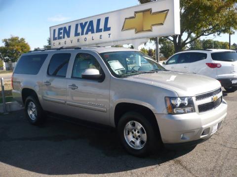 Silver Birch Metallic Chevrolet Suburban LT 4x4.  Click to enlarge.