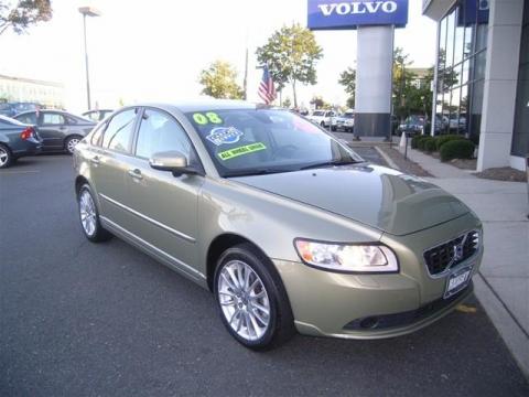 Gecko Green Metallic Volvo S40 T5 AWD.  Click to enlarge.