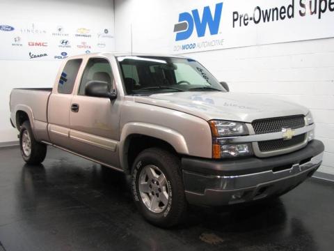 Silver Birch Metallic Chevrolet Silverado 1500 Z71 Extended Cab 4x4.  Click to enlarge.