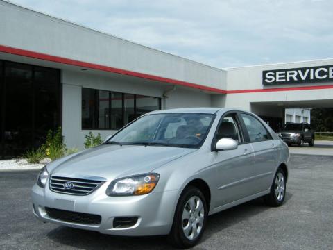 Bright Silver Metallic Kia Spectra EX Sedan.  Click to enlarge.
