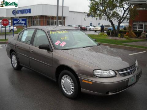 Medium Bronzemist Metallic Chevrolet Malibu Sedan.  Click to enlarge.