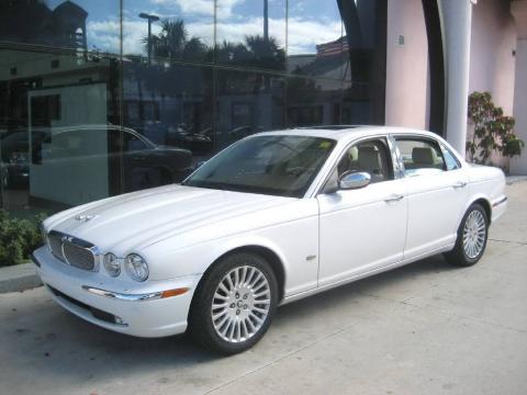 White Onyx Jaguar XJ Vanden Plas.  Click to enlarge.